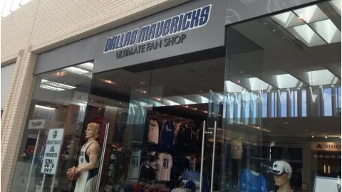 Mavericks Jump In With Cowboys, Yankees for Merchandising Boost